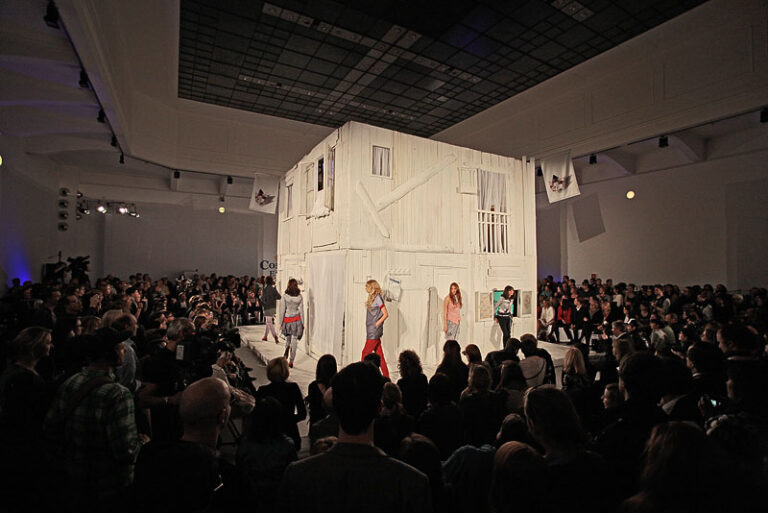 perfectprops_R.K._Modepalast_Show_MAK_Show_9VY0261